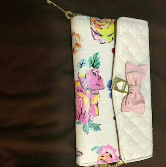 Betsey Johnson wristlet wallet - Picture 1 of 3